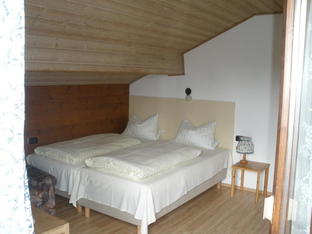 ホテルAlpengasthof Zur Loisach Grossweil 部屋 写真