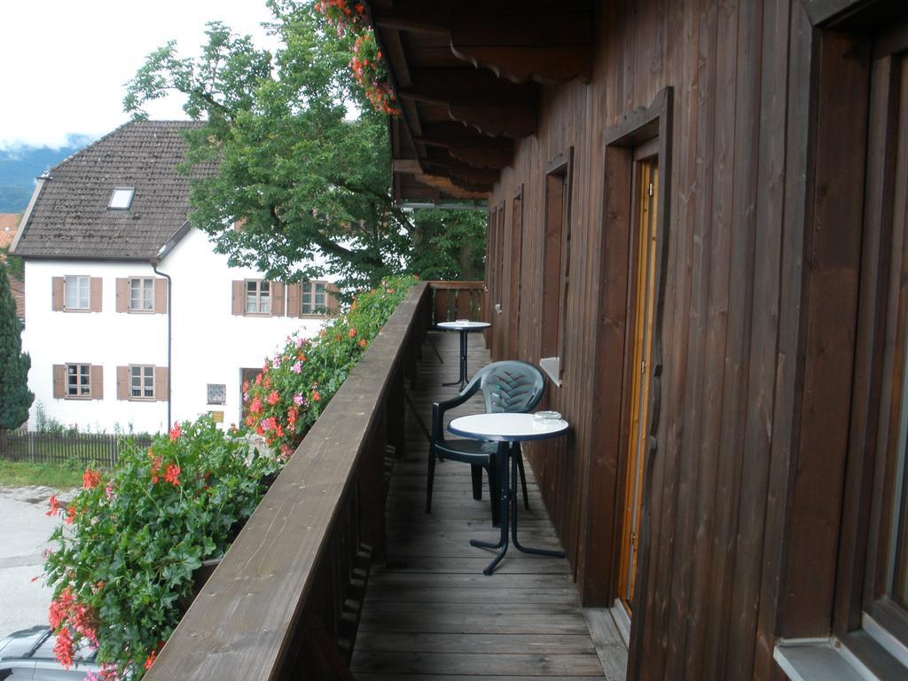 ホテルAlpengasthof Zur Loisach Grossweil 部屋 写真