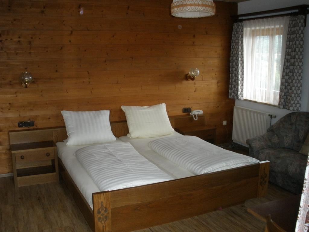 ホテルAlpengasthof Zur Loisach Grossweil 部屋 写真