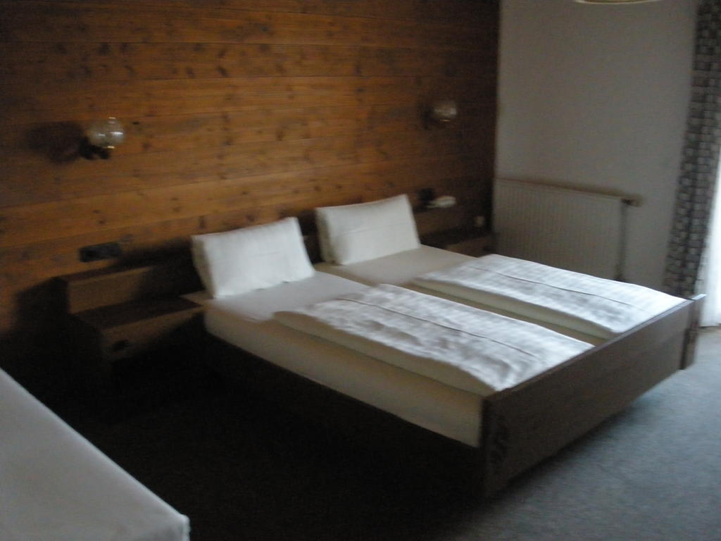 ホテルAlpengasthof Zur Loisach Grossweil 部屋 写真