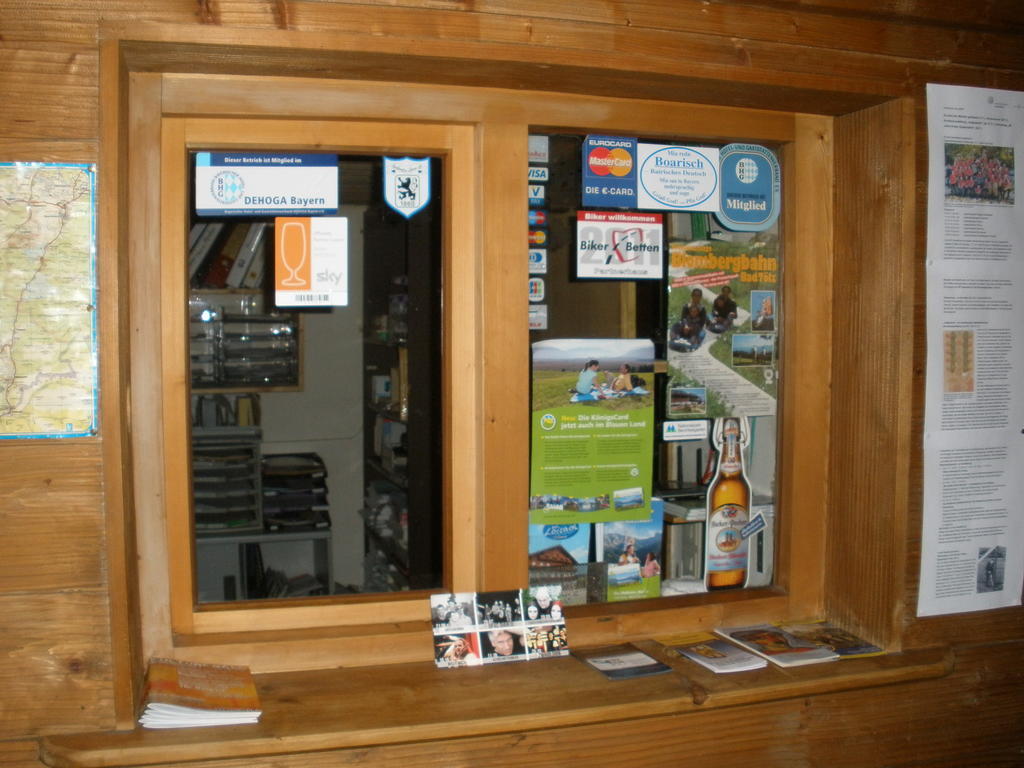 ホテルAlpengasthof Zur Loisach Grossweil エクステリア 写真